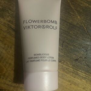 FLOWERBOMB VIKTOR & ROLF BOMBILICIOUS PERFUMED BODY LOTION FOR WOMEN 1.7 OZ